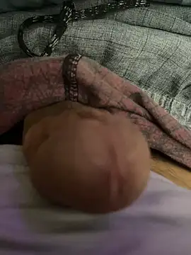 Snapshot of chikorkomdz chatting on 10-14-25, 08:37 chikorkomdz online show from 10-14-25, 08:37