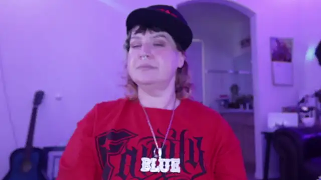 Snapshot of BellaBlueBBW chatting on 01-20-25, 04:45 BellaBlueBBW online show from 01-20-25, 04:45