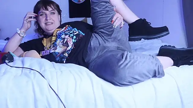 Snapshot of BellaBlueBBW chatting on 02-10-25, 11:36 BellaBlueBBW online show from 02-10-25, 11:36