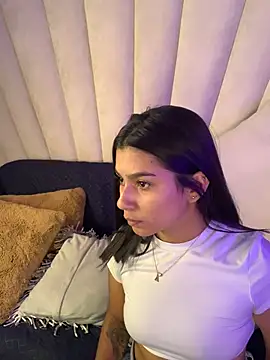 AlyssaRay online show from 12-05-25, 08:38