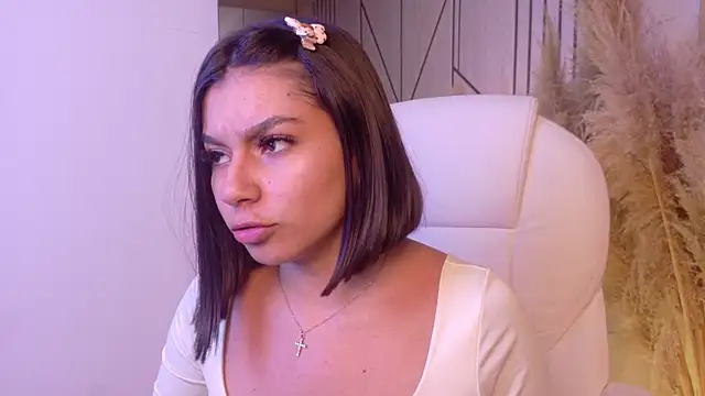 AlyssaRay online show from 04-15-26, 07:58