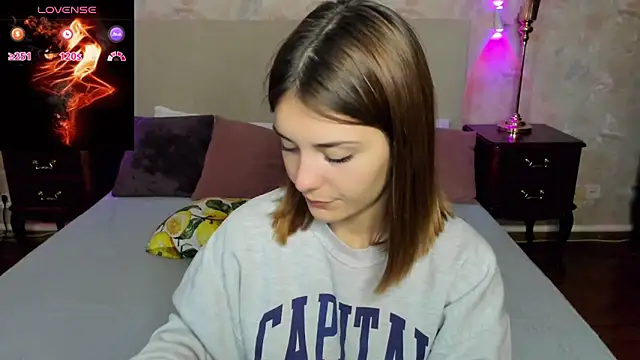 Snapshot of MargoChill chatting on 10-31-25, 02:07 MargoChill online show from 10-31-25, 02:07