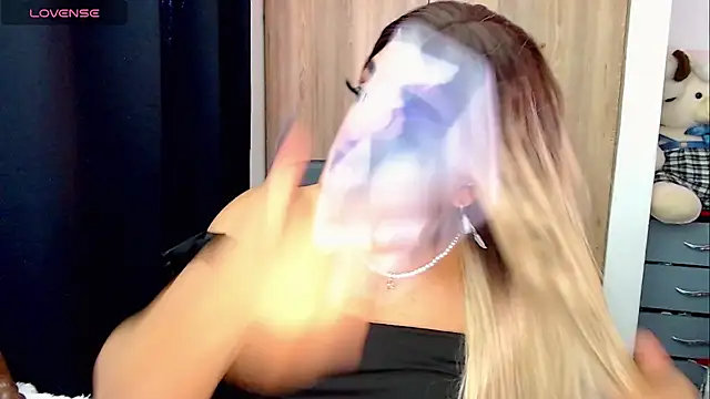 Sofiabigcock22 online show from 01-06-26, 06:11