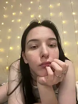 Snapshot of _LovelyDana_ chatting on 10-13-25, 04:29 LovelyDana online show from 10-13-25, 04:29