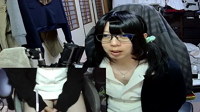 Snapshot of harinyanxxx chatting on 02-26-26, 03:00 harinyanxxx online show from 02-26-26, 03:00