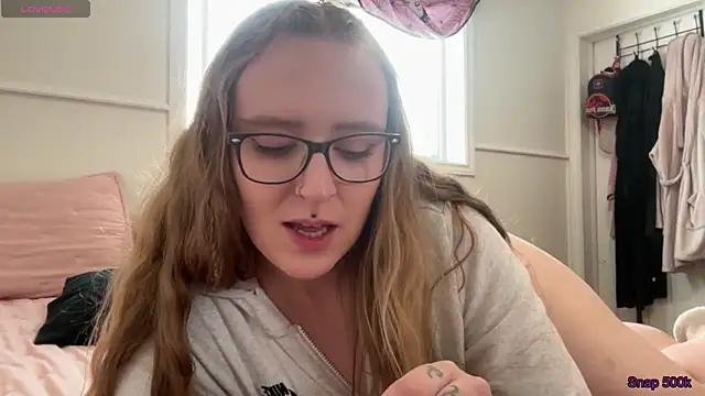 Snapshot of Pattyworld69 chatting on 03-26-26, 03:17 Pattyworld69 online show from 03-26-26, 03:17