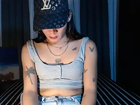 Snapshot of kettie_ chatting on 10-30-25, 01:12 kettie online show from 10-30-25, 01:12