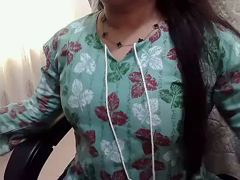 Snapshot of SexyRani2000 chatting on 05-07-26, 05:35 SexyRani2000 online show from 05-07-26, 05:35