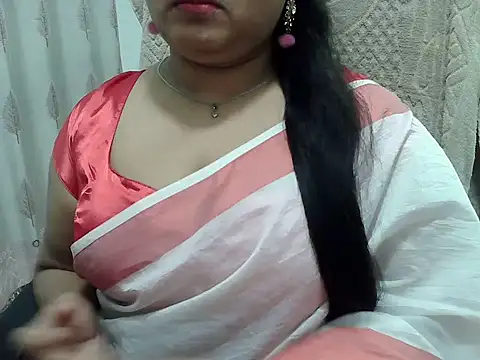 Snapshot of SexyRani2000 chatting on 05-17-26, 05:20 SexyRani2000 online show from 05-17-26, 05:20