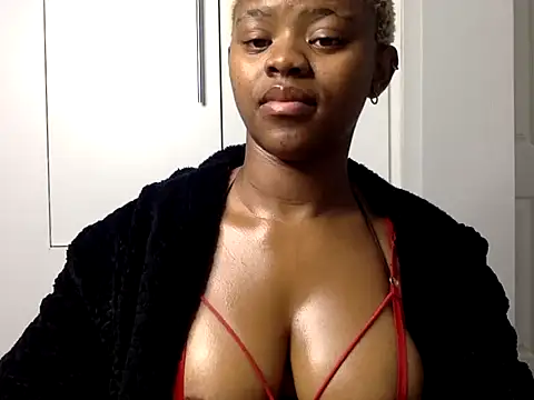 Snapshot of certifiedhottie2025 chatting on 10-17-25, 06:38 certifiedhottie2025 online show from 10-17-25, 06:38