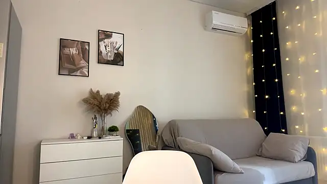 Snapshot of CeredAlum chatting on 11-23-25, 09:09 CeredAlum online show from 11-23-25, 09:09