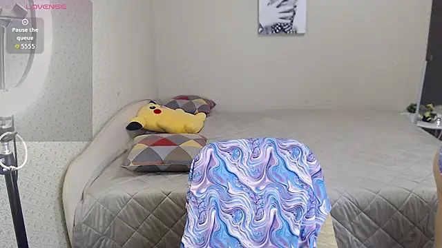 beautiful moon3 online show from 04-14-26, 02:45