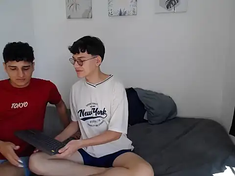 SpritzBoys online show from 10-21-25, 01:45