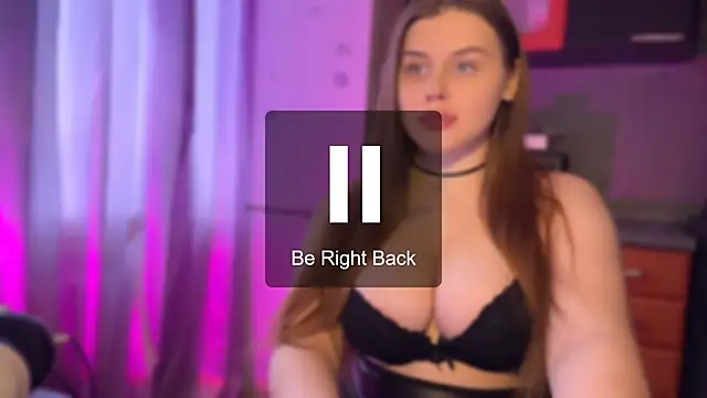 Snapshot of RinaKai chatting on 10-28-25, 01:36 RinaKai online show from 10-28-25, 01:36