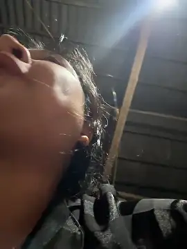 Snapshot of Linh-xxx chatting on 02-23-26, 12:46 Linh-xxx online show from 02-23-26, 12:46