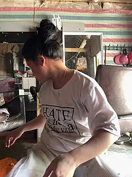 Snapshot of Linh-xxx chatting on 03-02-26, 06:36 Linh-xxx online show from 03-02-26, 06:36