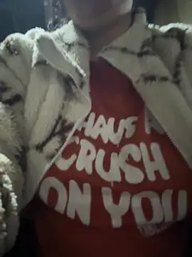 Snapshot of Linh-xxx chatting on 03-11-26, 10:32 Linh-xxx online show from 03-11-26, 10:32