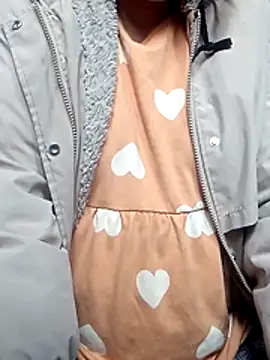 Snapshot of Linh-xxx chatting on 03-17-26, 02:49 Linh-xxx online show from 03-17-26, 02:49