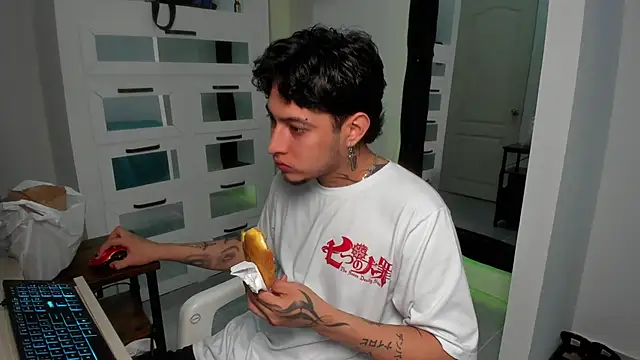 Sky Wild online show from 03-22-26, 04:49