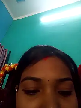 Snapshot of Prishacam2 chatting on 10-29-25, 05:20 Prishacam2 online show from 10-29-25, 05:20