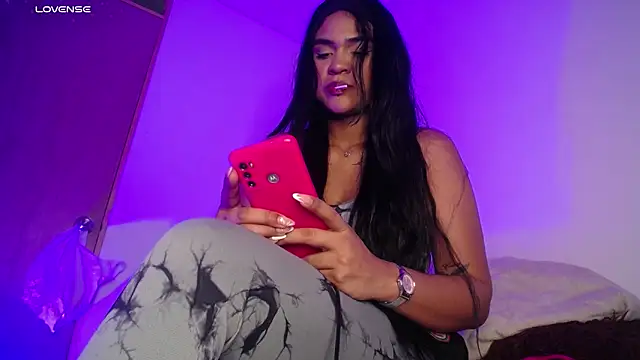 Snapshot of Miranda_kim_ chatting on 12-01-25, 03:22 Miranda kim online show from 12-01-25, 03:22