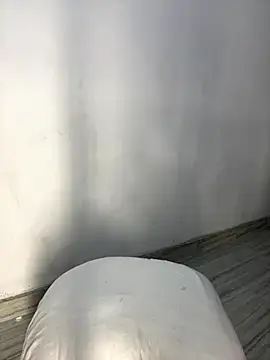 Snapshot of lulu_jasmine chatting on 11-18-25, 04:44 lulu jasmine online show from 11-18-25, 04:44