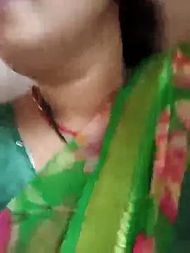 Snapshot of Rayal_bhabi chatting on 06-08-26, 01:28 Rayal bhabi online show from 06-08-26, 01:28