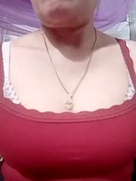 YiyinLy online show from 02-25-26, 11:42