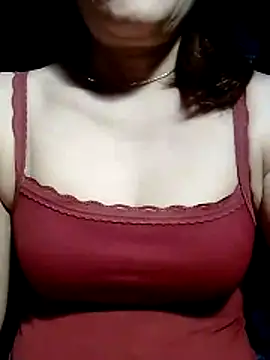 YiyinLy online show from 05-13-26, 09:11