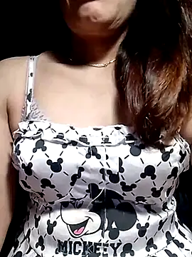 YiyinLy online show from 05-19-26, 09:10