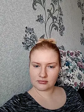 Snapshot of karkinn chatting on 03-09-26, 09:02 karkinn online show from 03-09-26, 09:02