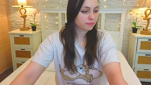 Snapshot of Soft_Lilly chatting on 02-06-26, 06:18 Soft Lilly online show from 02-06-26, 06:18