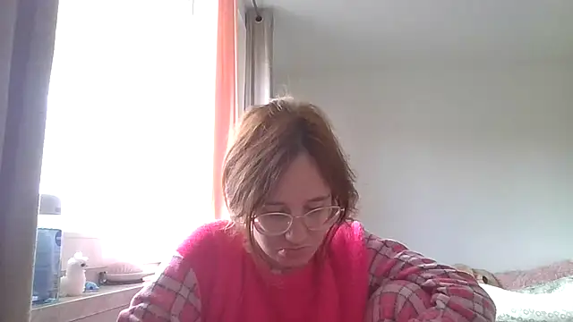 Snapshot of LuckySLove chatting on 10-13-25, 01:22 LuckySLove online show from 10-13-25, 01:22