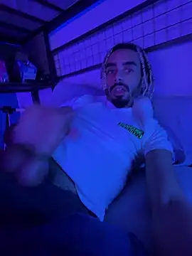 Snapshot of shadespider chatting on 03-21-26, 07:35 shadespider online show from 03-21-26, 07:35