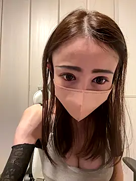 Snapshot of ericiii chatting on 11-11-25, 06:35 ericiii online show from 11-11-25, 06:35