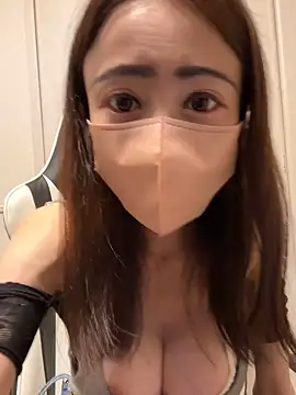 Snapshot of ericiii chatting on 11-14-25, 12:20 ericiii online show from 11-14-25, 12:20