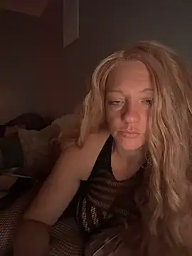Snapshot of queenkelly1234 chatting on 07-26-26, 12:45 queenkelly1234 online show from 07-26-26, 12:45