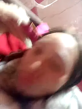 Snapshot of Manni_john chatting on 12-14-25, 01:38 Manni john online show from 12-14-25, 01:38