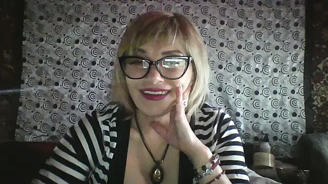 Lia Ray online show from 11-24-25, 08:30