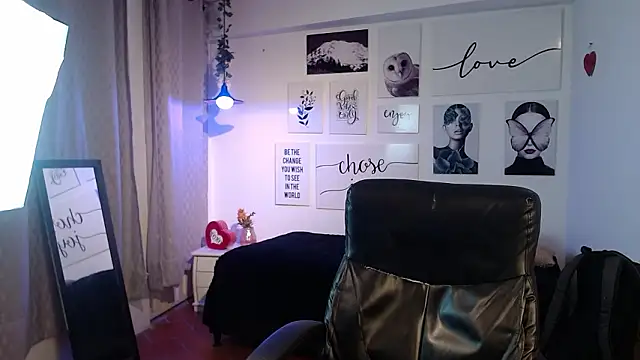 AmethystShadow17 online show from 03-18-26, 08:12