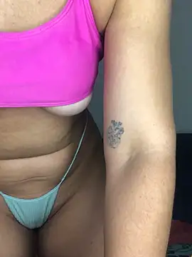 Snapshot of Bellafit02 chatting on 11-07-25, 08:25 Bellafit02 online show from 11-07-25, 08:25