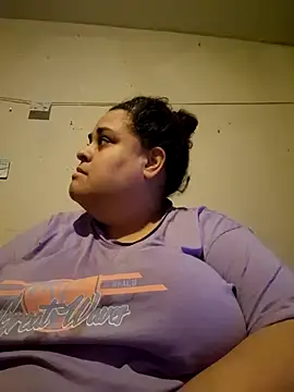 Snapshot of BigBusty_VoluptuousMilfX chatting on 12-15-25, 08:13 BigBusty VoluptuousMilfX online show from 12-15-25, 08:13