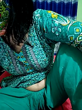 Snapshot of Night_Queen3 chatting on 11-26-25, 04:30 Night Queen3 online show from 11-26-25, 04:30