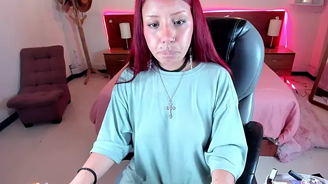 Snapshot of Cat__Moon__ chatting on 10-25-25, 12:45 Cat Moon online show from 10-25-25, 12:45