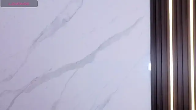 Snapshot of Alisson_brown1_ chatting on 10-30-25, 08:20 Alisson brown1  online show from 10-30-25, 08:20