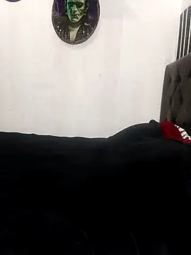 Snapshot of impia-69 chatting on 11-04-25, 04:17 impia-69 online show from 11-04-25, 04:17