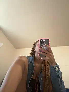 Snapshot of Soulsnatchingtsunami chatting on 10-21-25, 03:13 Soulsnatchingtsunami online show from 10-21-25, 03:13