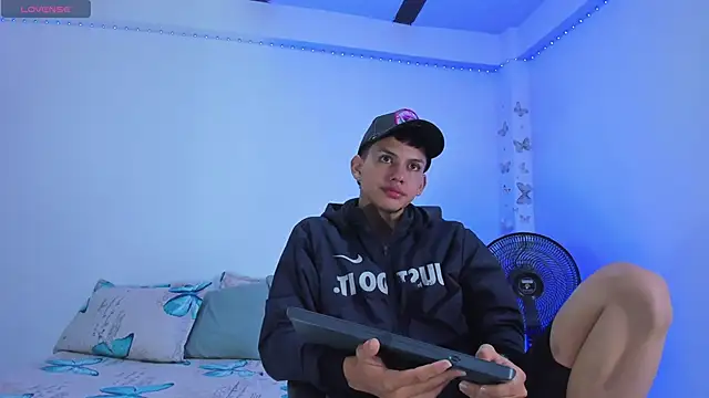 Axel Cody  online show from 10-19-25, 11:44