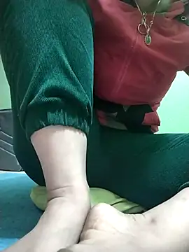 Amanda- ena- online show from 10-27-25, 04:49