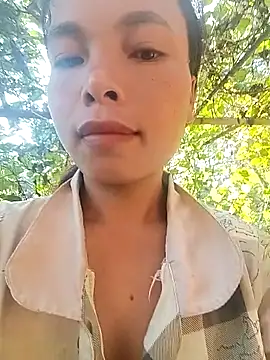 Nguyet2k4 online show from 10-18-25, 01:08